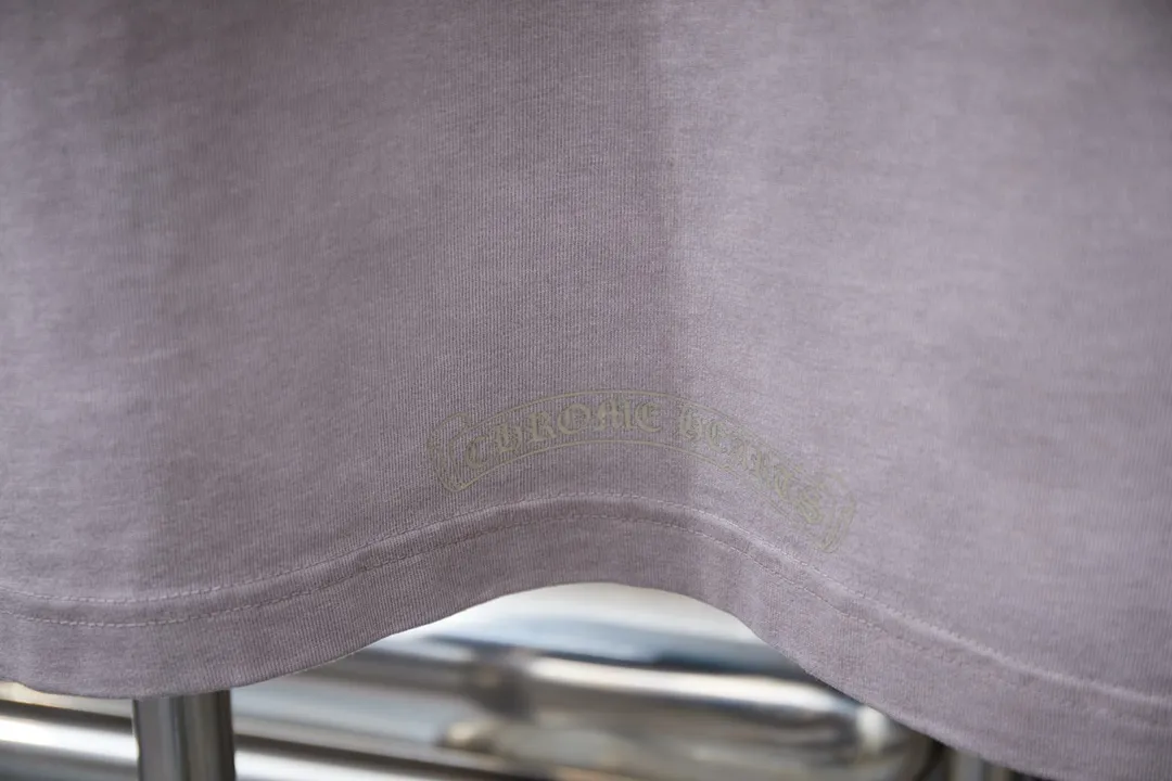 🅿️220 Ch*ome Hearte CH 25SS early spring new model, hot diamond cross pattern short sleeves, light luxury, essential item for daily commuting for men and women, correct version, welcome to compare, detailed features · 280g 100% pure cotton double yarn jersey fabric · Special thickened 32 pieces of double-strand 1X1 thread in the same vat custom dyeing · Kangli digital printing ➕Imported Australian matte pearlescent diamonds. Ready-made garments are dyed. Then do the faded fried snowflake process, then wash it to make it look old. Common washing improves the effect · Double-needle stitching across seams · Original main mark, washed tag, branded moisture-proof paper packaging Color: black/dark sapphire blue/brown army green Size: S/M/L/XL